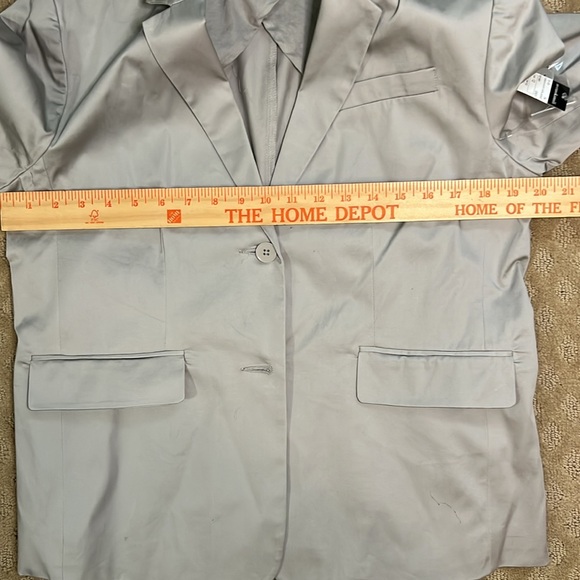 NEW Norma Kamali Light Gray 2 Button Blazer Jacket - Picture 9 of 9